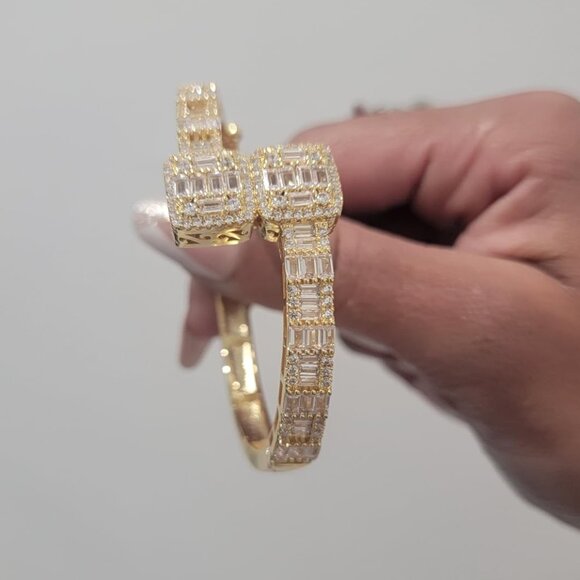 Neiman Marcus Haven 14k Gold Plated  Bangle Bracelet - Picture 1 of 3